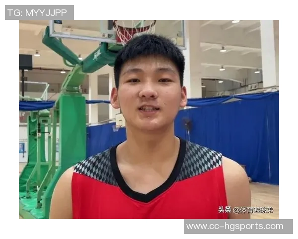 媒体人呼吁国内俱乐部重视高后卫培养应从小篮球阶段着手选拔优秀前锋