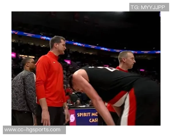 克林根谈与杨瀚森默契配合每日争抢篮板共同提升技艺 克林根谈与杨瀚森默契配合每日争抢篮板共同提升技艺