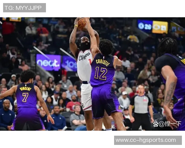 NBA赛事分析：独行侠对决火箭开拓者再胜湖人快船险胜热火的精彩回顾